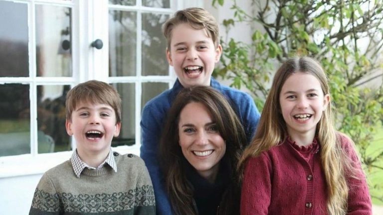 Kate Middleton is feeling better, and puts an end to rumors about her health by publishing a magnificent photo with her three children