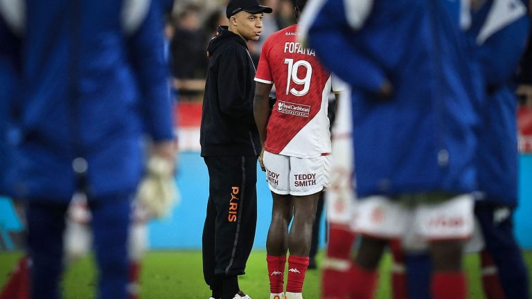 Kylian Mbappé’s entourage assures “that there is no controversy” while the player went to the stands after half-time