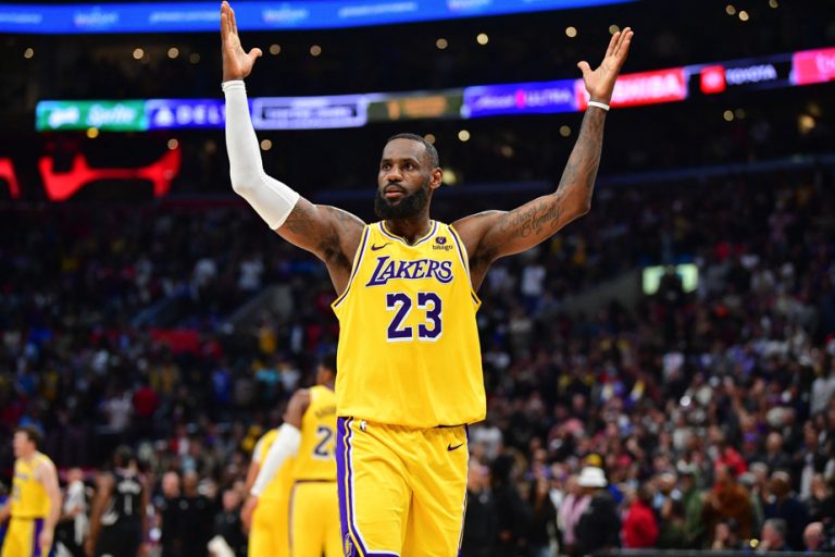 LeBron James becomes first player to score 40,000 points in NBA