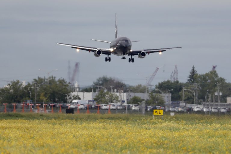 Longueuil |  Imminent end of night flights at Saint-Hubert airport