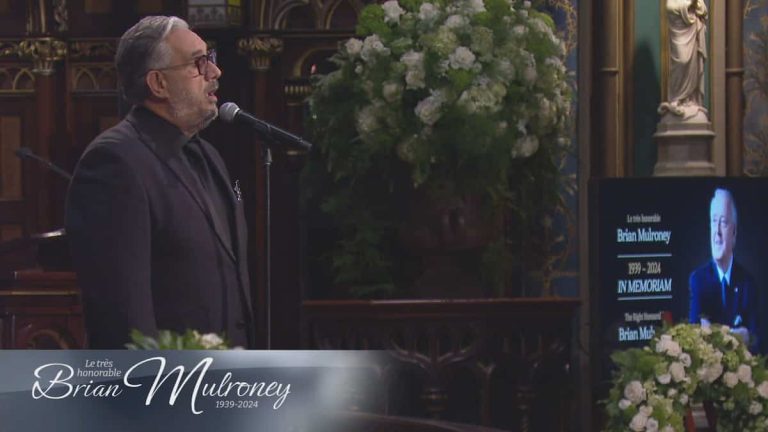 ON VIDEO |  Marc Hervieux performs “When men live on love” at the state funeral of Brian Mulroney