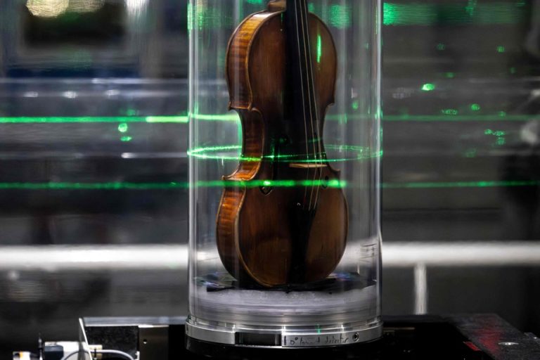 Paganini’s most famous violin reveals its secrets under X-ray