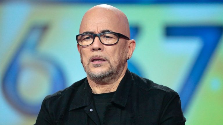 Pascal Obispo upset, he cries for his friend