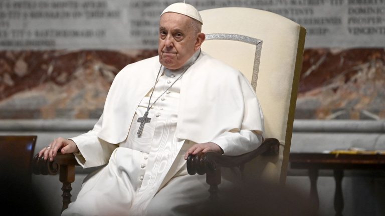 Pope Francis calls for “the courage to negotiate”