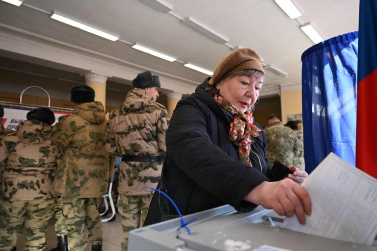 Presidential election in Russia |  In the polling stations, the praise of “stability”