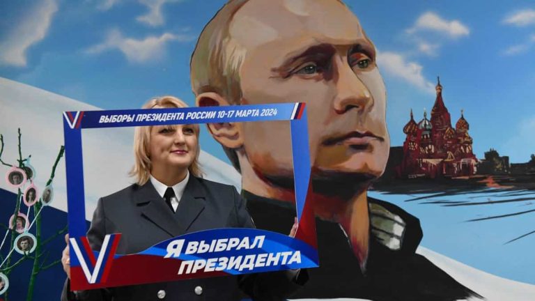 Putin triumphantly re-elected after a tailor-made presidential election, according to first data