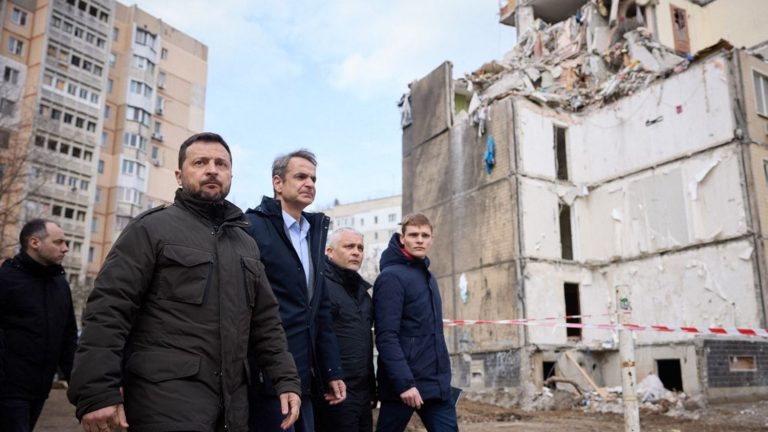 Russian strikes on Odessa during a visit by Volodymyr Zelensky and the Greek Prime Minister