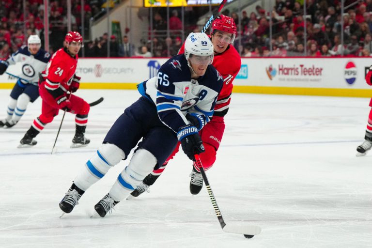 Saturday in the NHL |  The Jets close a 3-goal gap and defeat the Hurricanes 5-3