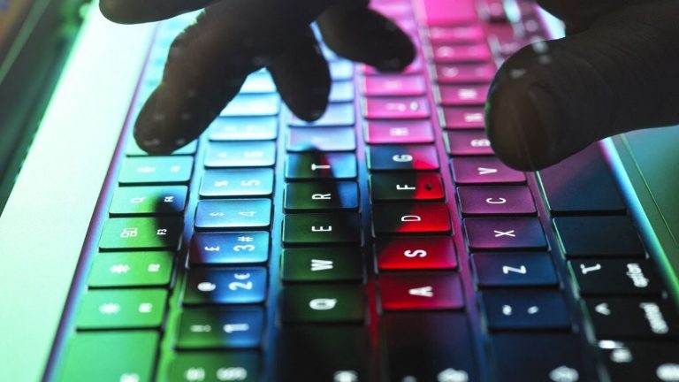 Several state services are targeted by computer attacks of “unprecedented intensity”, reports the government