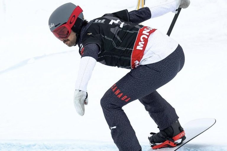 Snowboard Cross World Cup |  Éliot Grondin misses the podium but wins the globe