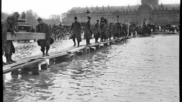 Songs of the Seine floods