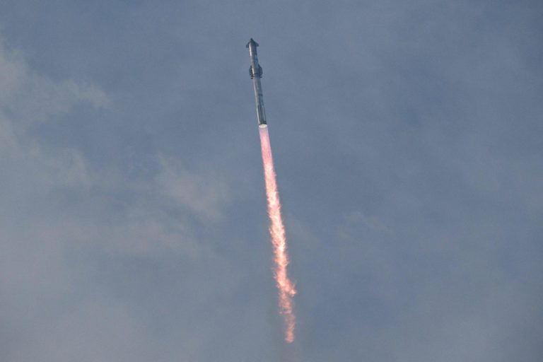 SpaceX |  The Starship megarocket took off for a new test flight