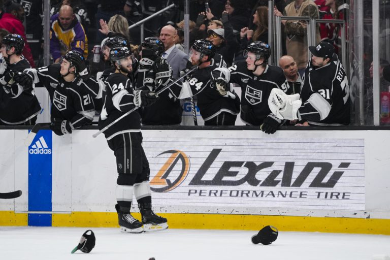 Sunday in the NHL |  Danault’s hat trick in Kings’ 5-1 win over Devils