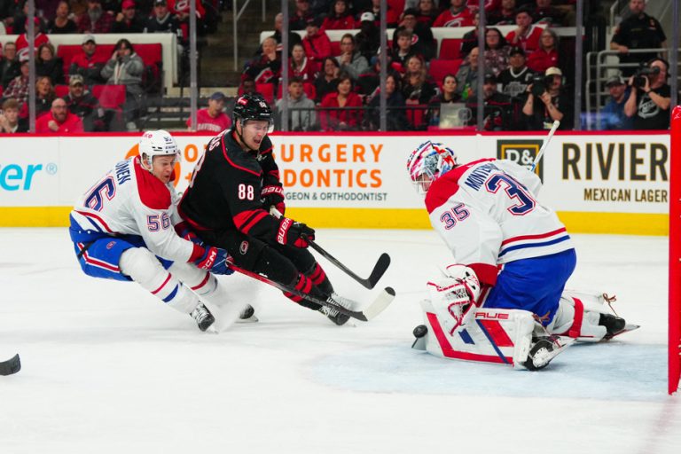 The Canadian beaten 4-1 by the Hurricanes