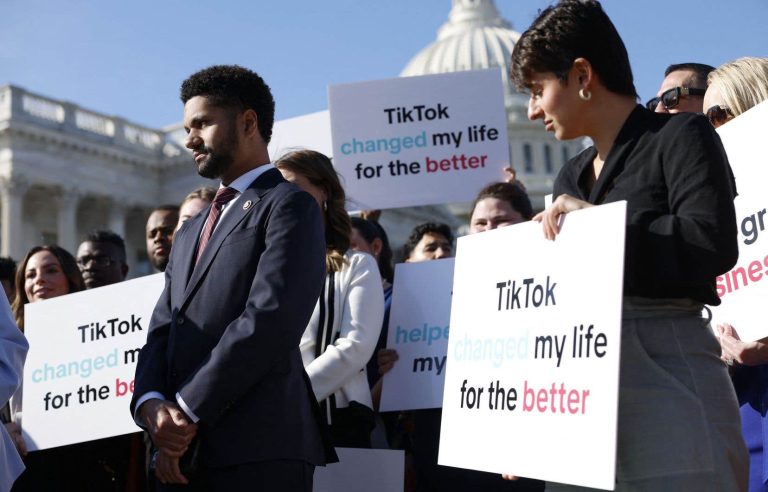 The House of Representatives adopts the text that threatens TikTok with a ban