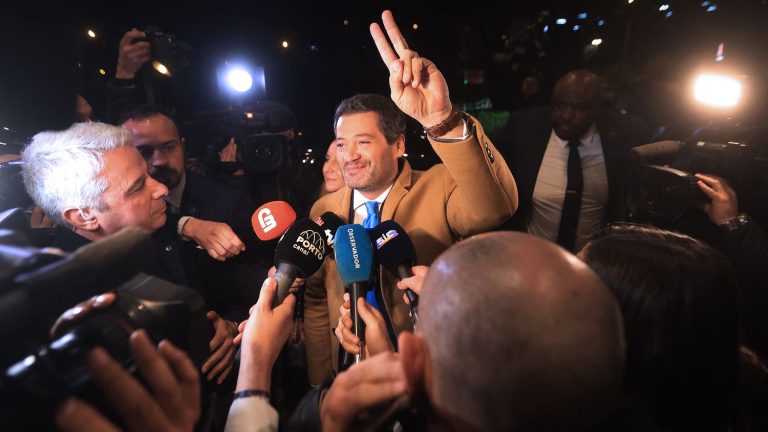 The Portuguese legislative elections see the arrival of the populist nationalist party, Chega, in the Lusitanian political arena