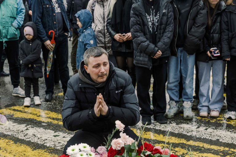 The Press in Russia |  Moscow mourns its dead