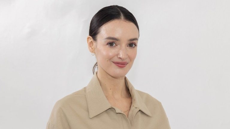 The former Miss Weather of “Grand Journal”, Charlotte Le Bon, joins the crazy cast of “The White Lotus” for the third season