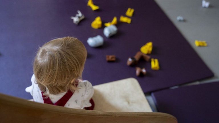 The government encourages nurseries to increase their staff by 150 euros per month