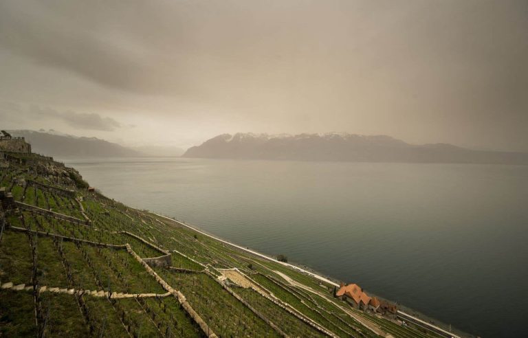 The sand of the Sahara desert sails Switzerland