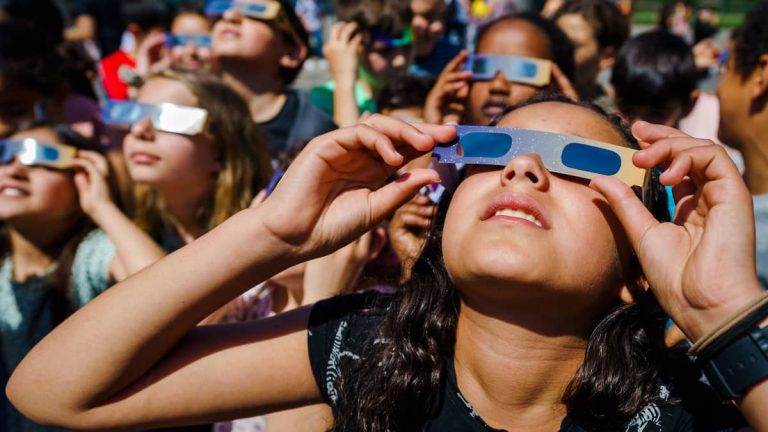 The solar eclipse and the tiring state