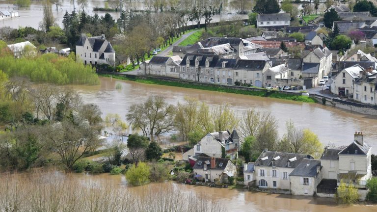 “Things are getting better and we are in the process of cleaning up and seeing the damage,” confides the mayor of Bélâbre affected by flooding