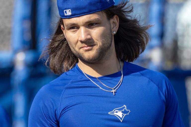 Toronto Blue Jays |  Bo Bichette tries Thai boxing