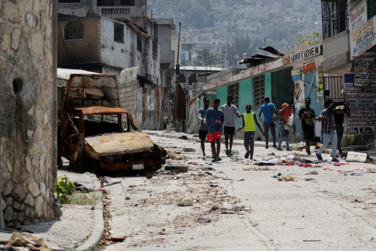 Transition in Haiti |  Negotiations progress, Washington evacuates its nationals