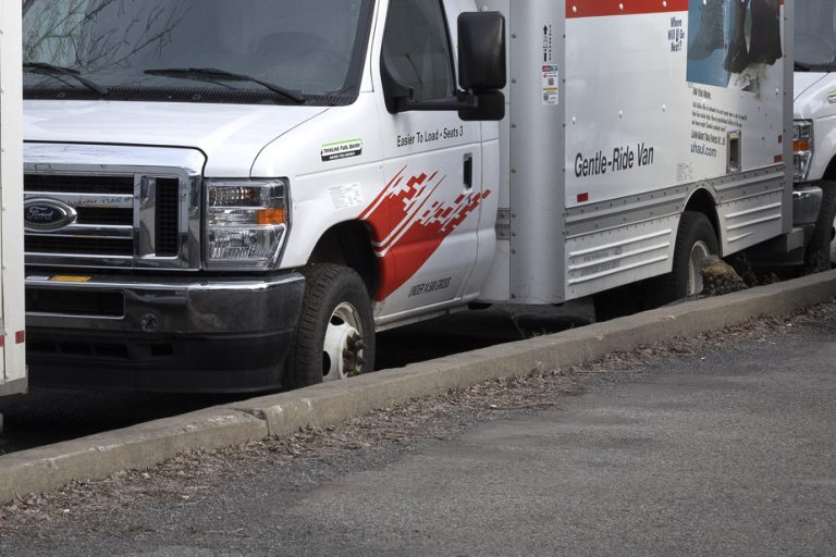 Trucks rented without winter tires |  ” I got the fright of my life “