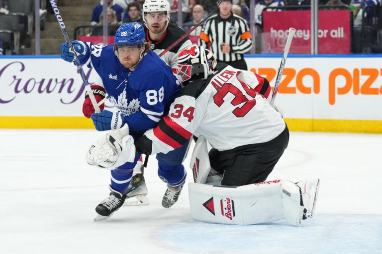 Tuesday in the NHL |  Jake Allen shines in a Devils victory against the Maple Leafs