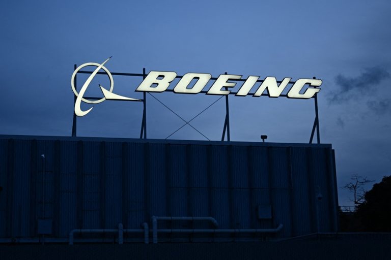 Boeing discovered with missing panel after flight