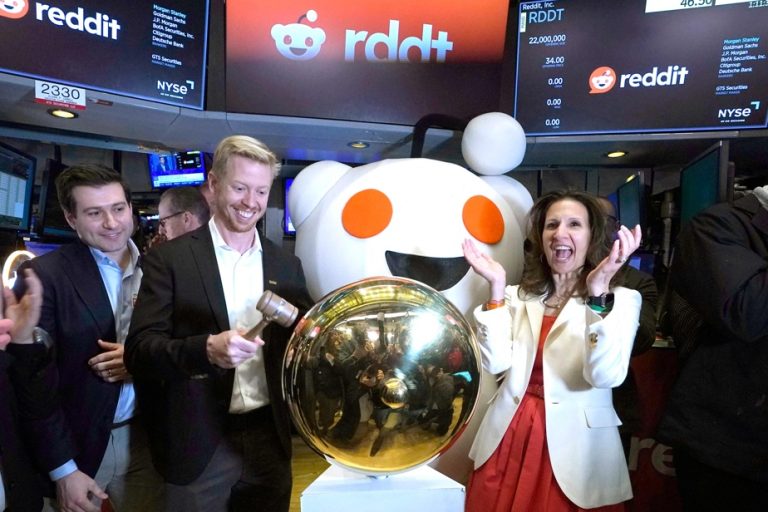 Wall Street |  Reddit explodes for its stock market debut