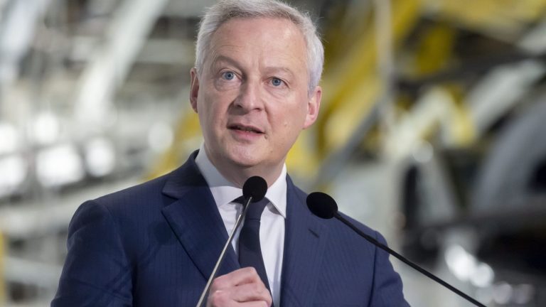 “We do not want to touch long-term conditions”, assures Bruno Le Maire