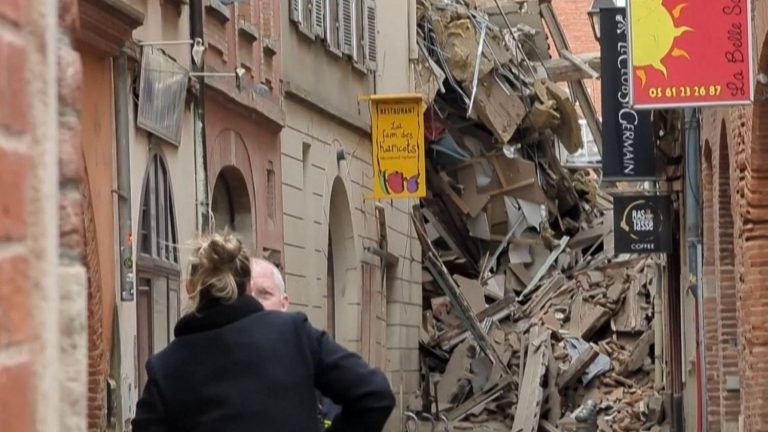 a building collapsed in the city center