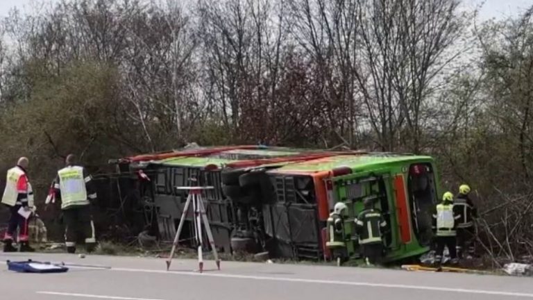 five dead in bus crash in Germany