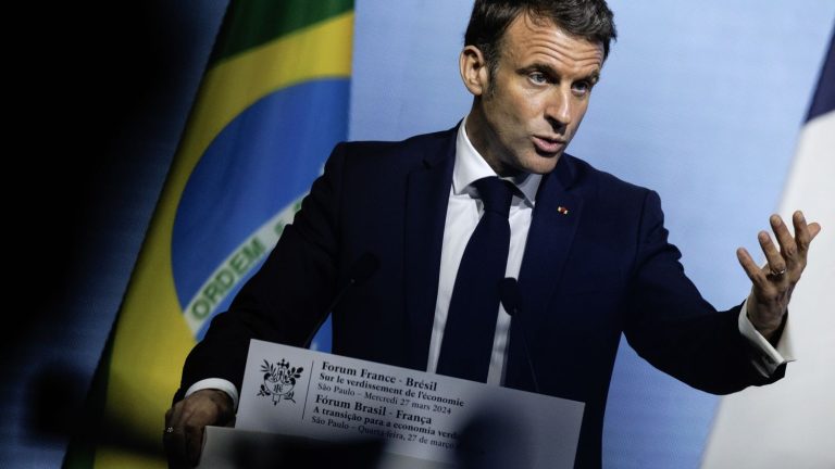 from Brazil, Emmanuel Macron calls for “building a new agreement”