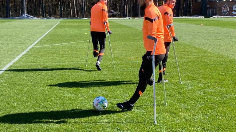 immersion in the Shakthar Donetsk football club, which has created a section for amputee soldiers