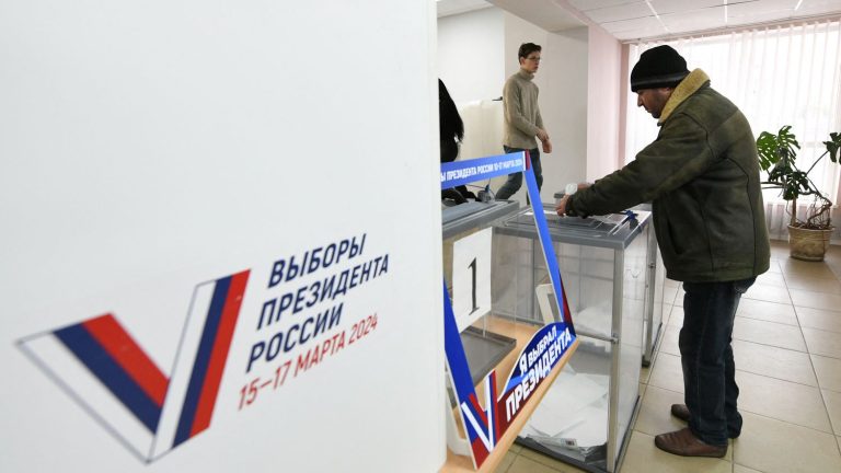 in Russia, opponents of Vladimir Putin do not know who to vote for