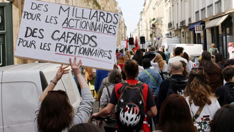 in front of the Ministry of the Economy, teachers of Seine-Saint-Denis continue the mobilization