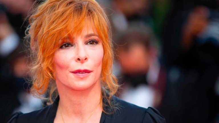 in mourning, Mylène Farmer talks about her loneliness since the death of her last companion