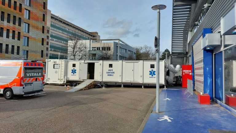 in the Strasbourg emergency room, the mobile reception unit facilitates arrivals but does not solve the lack of beds