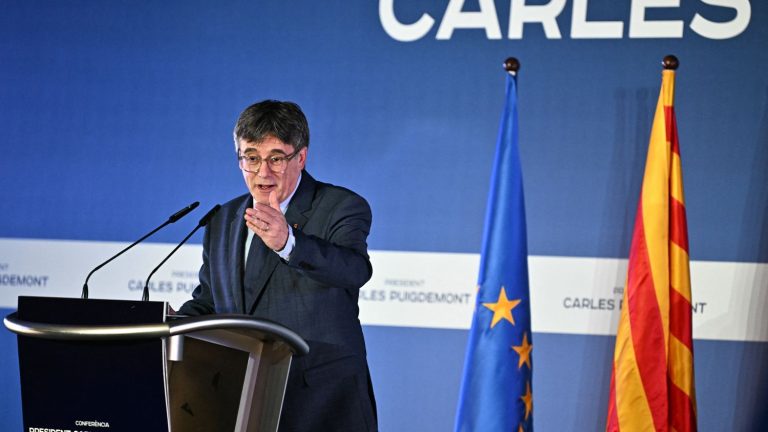 independentist Carles Puigdemont announces his candidacy