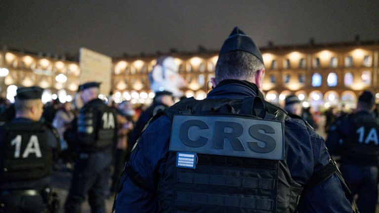 law enforcement officers were deployed in Rillieux-La-Pape after urban violence, announces the prefecture