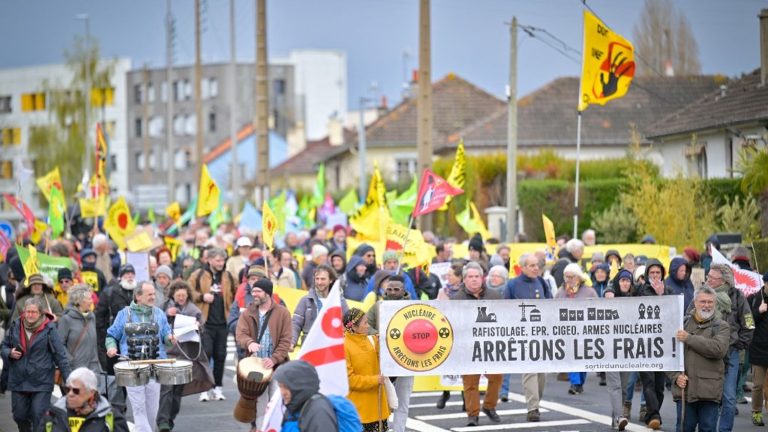 more than 700 people demonstrate in Caen against the start of the Flamanville EPR