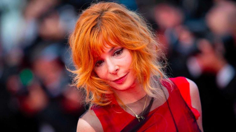 nothing is going well in the community of Mylène Farmer