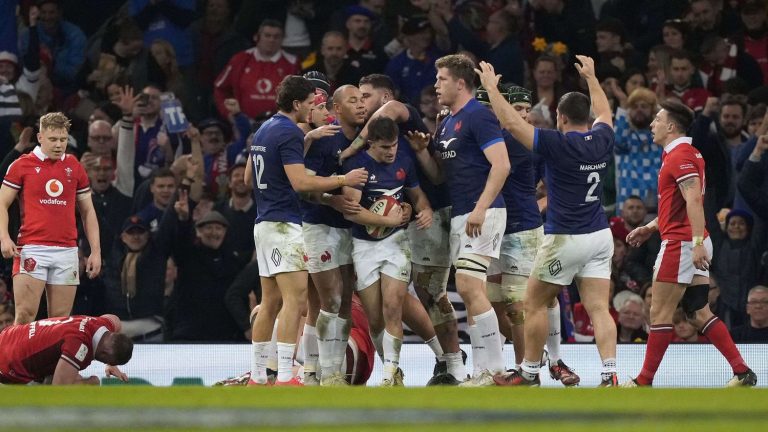 rejuvenated, the XV of France returns to the game and victory in Wales