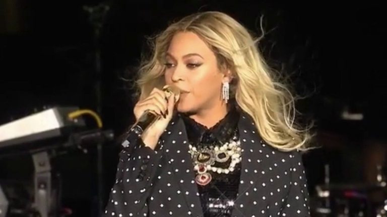 singer Beyoncé releases new country album