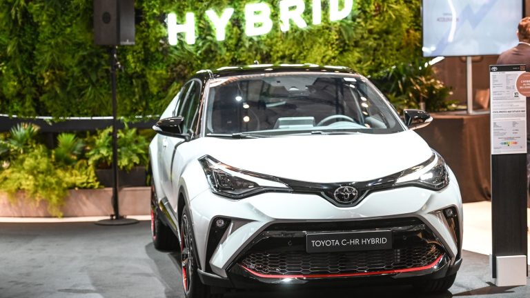 the hybrid car takes precedence over the electric