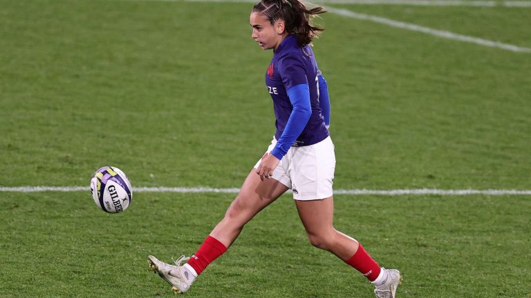 the opener of the XV of France Lina Queyroi, symbol of a youth who takes power