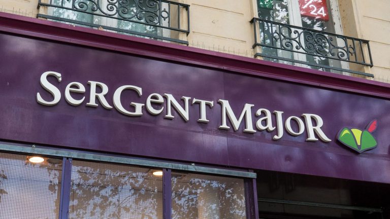 the parent company of Du Pareil au Meilleur and Sergent Major in turn placed in receivership